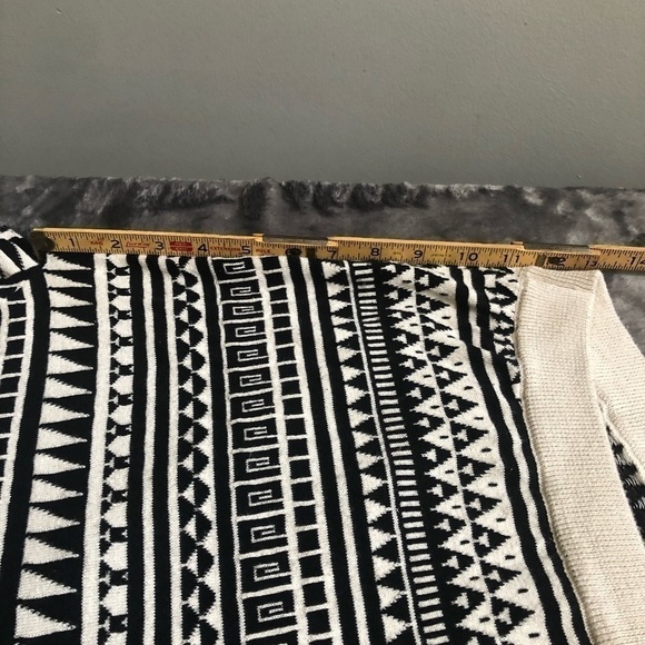 𝅺bcbg Generation black and cream sweater‎ size M/L - Picture 8 of 9